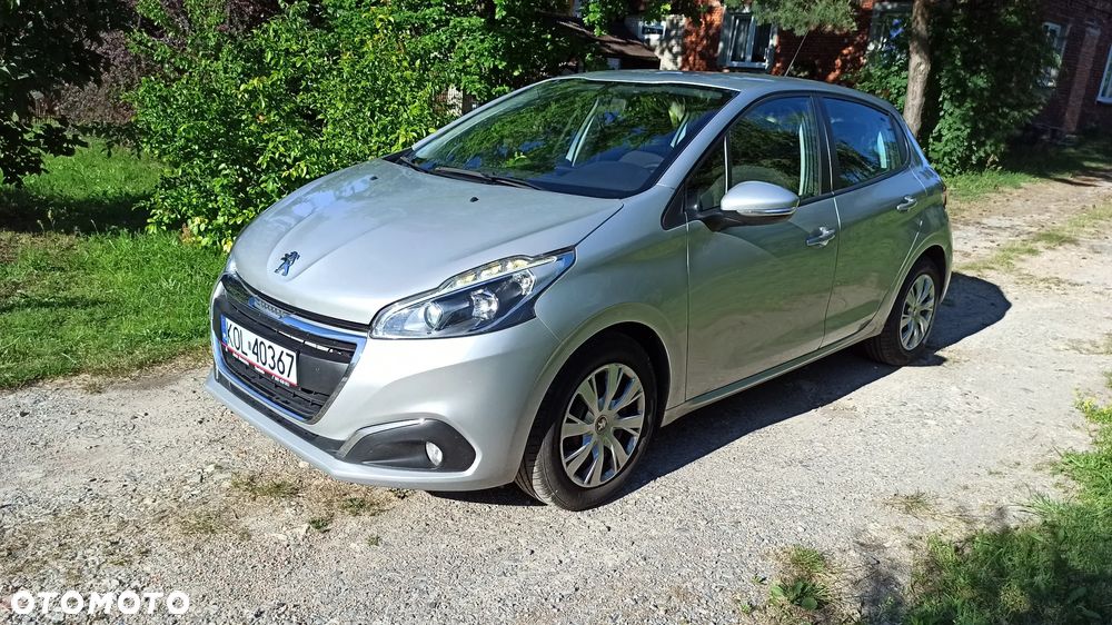 Peugeot 208 - 4