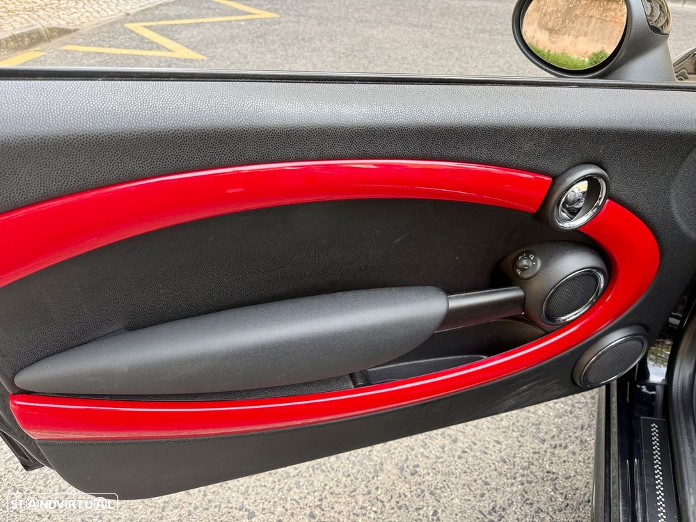 MINI Cabrio John Cooper Works - 14