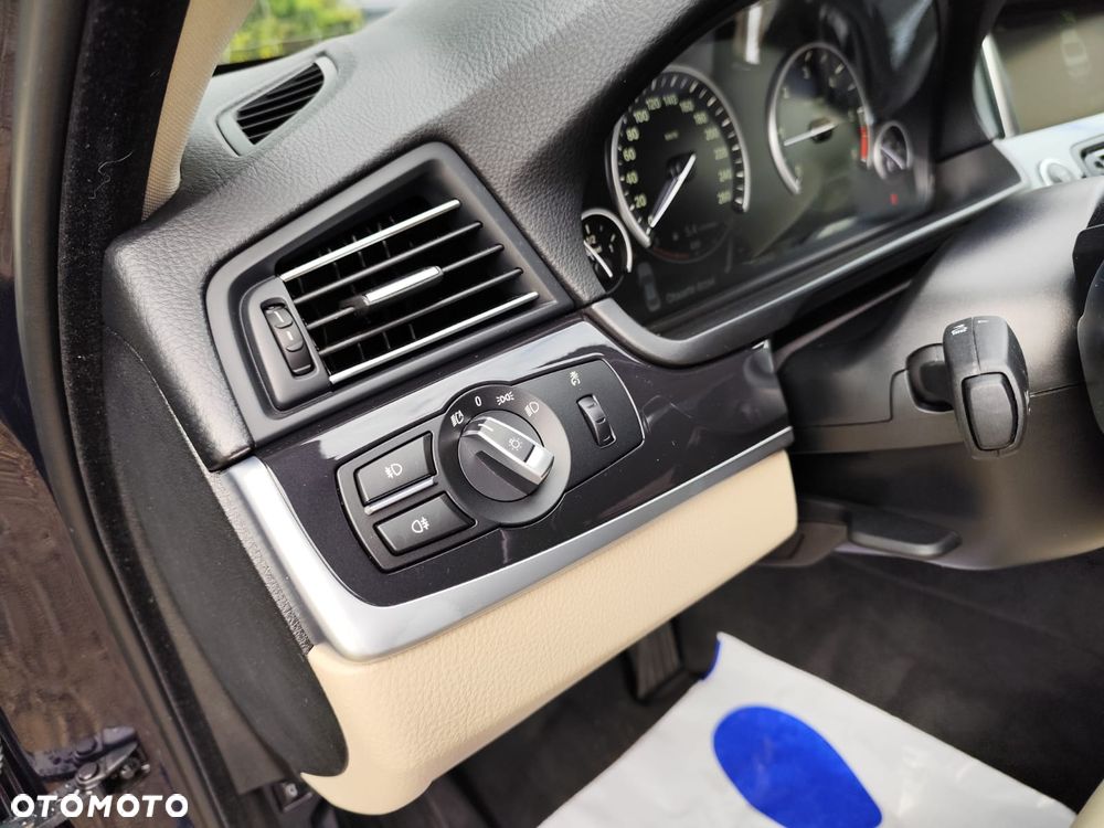 BMW Seria 5 520d Luxury Line - 15