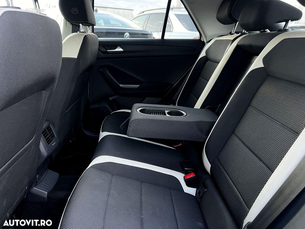Volkswagen T-Roc - 29