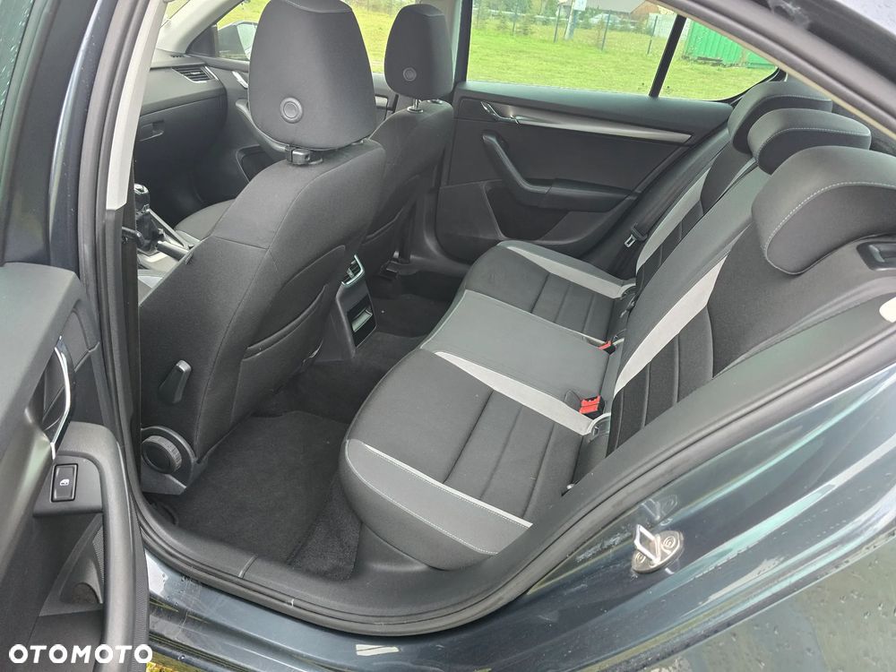 Skoda Octavia 1.6 TDI Edition - 12