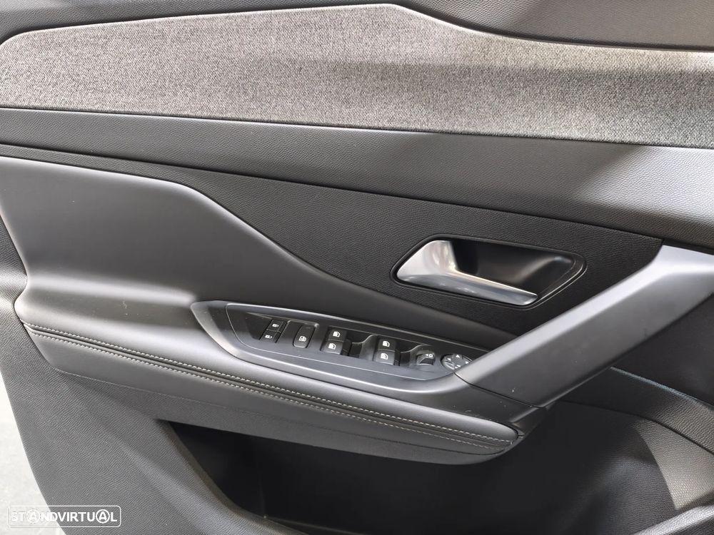 Peugeot 408 1.2 Hybrid Allure e-DCS6 - 11