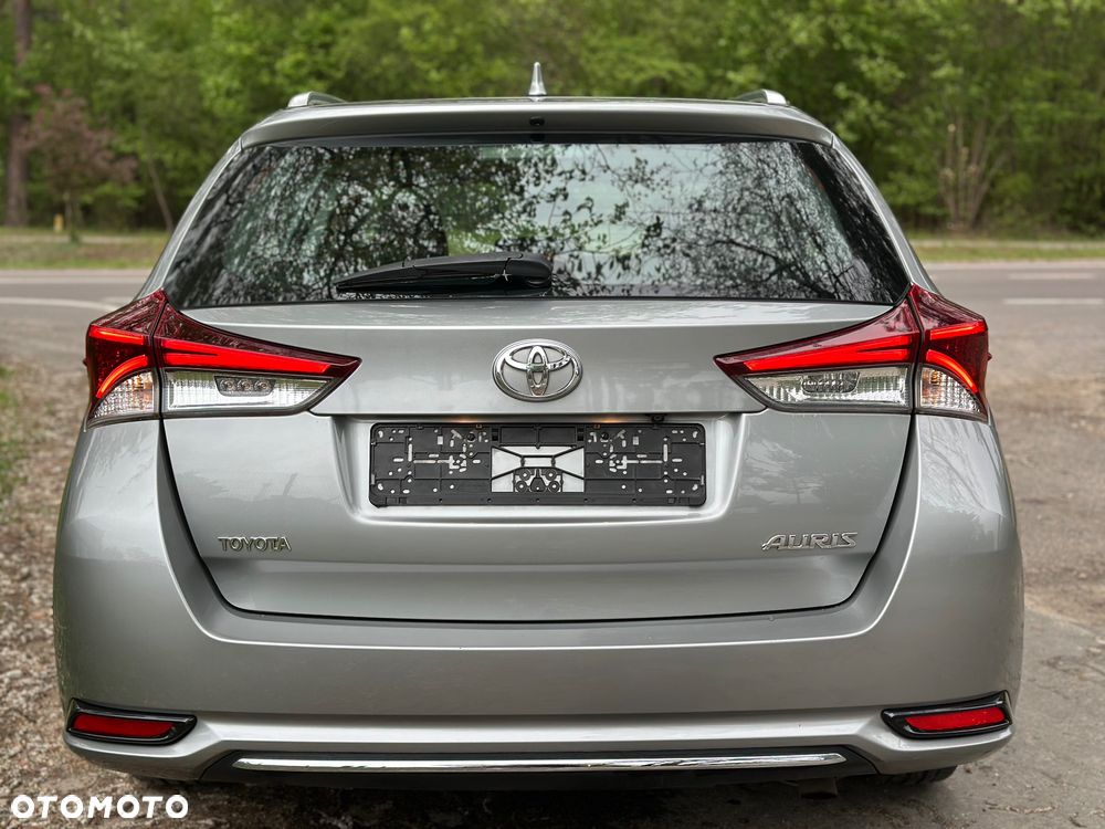 Toyota Auris 1.6 D-4D Premium - 11
