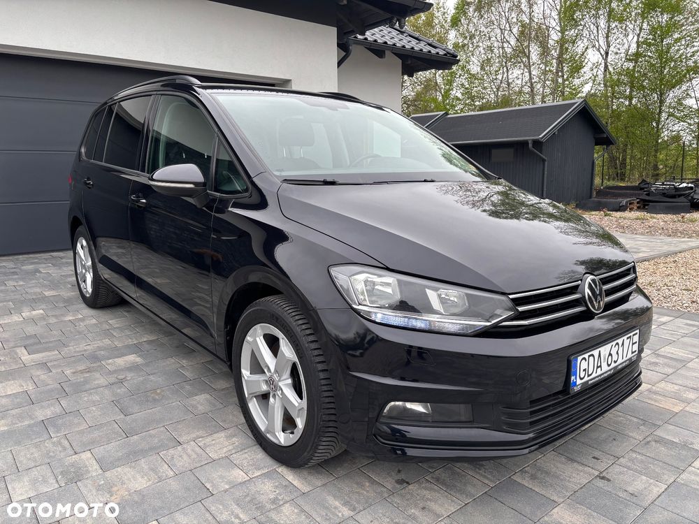 Volkswagen Touran - 1