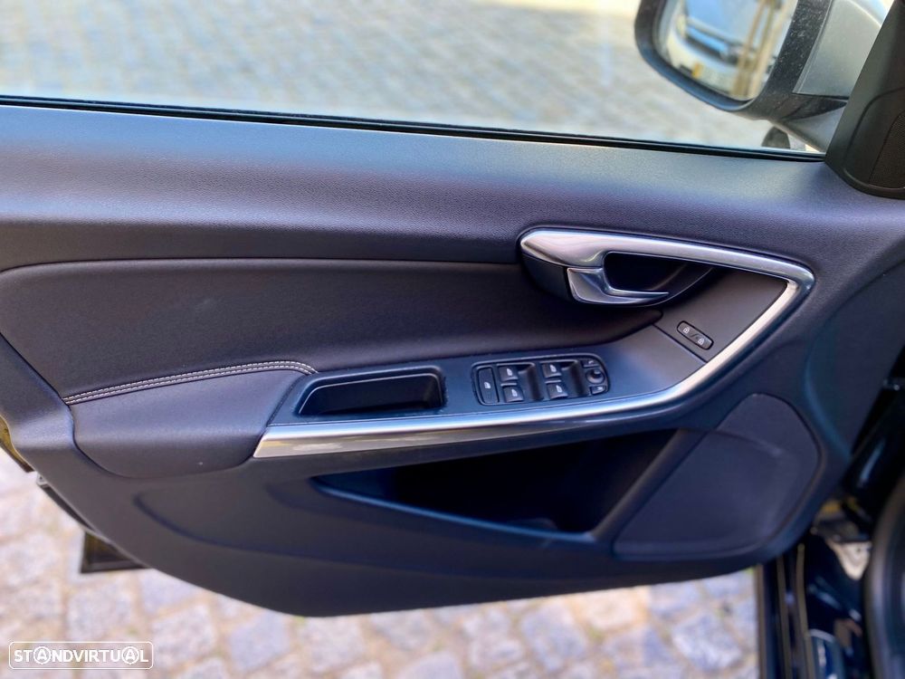 Volvo V60 1.6 D2 R-Design - 11