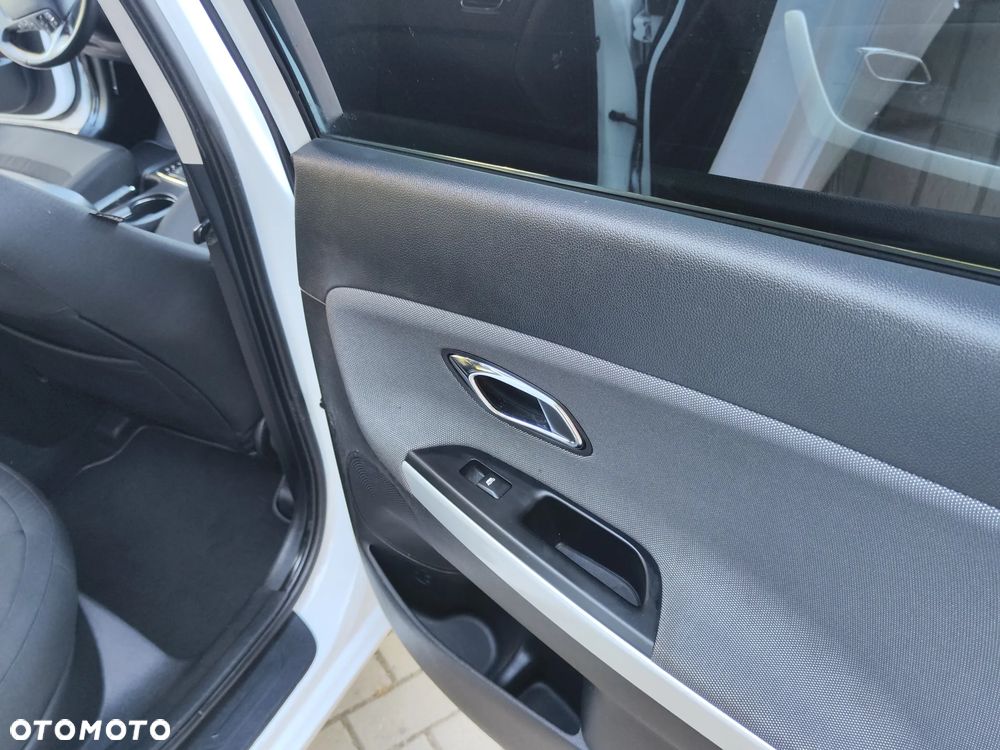 Kia Ceed - 31