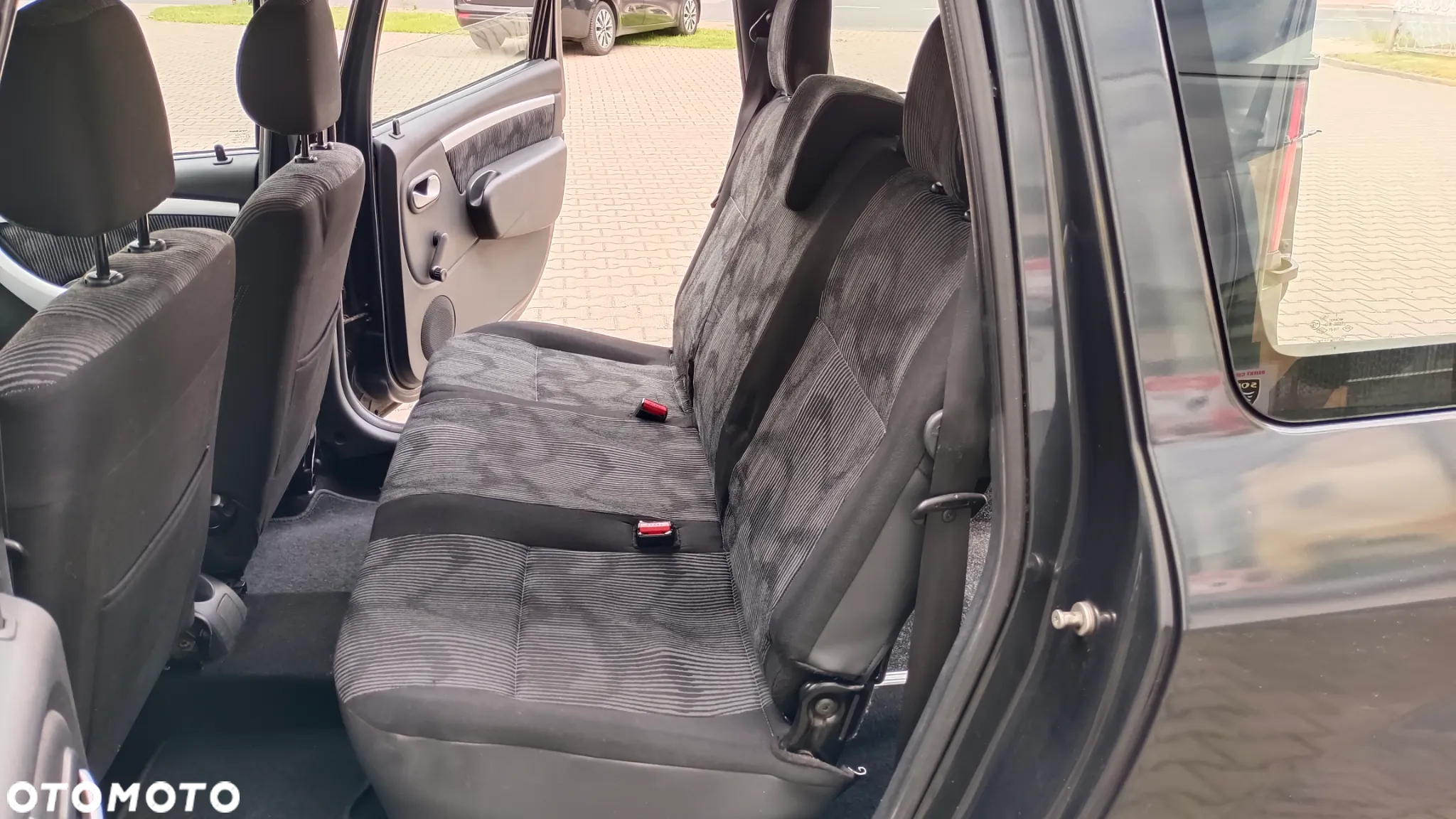 Dacia Logan MCV 1.6 Ambiance - 13