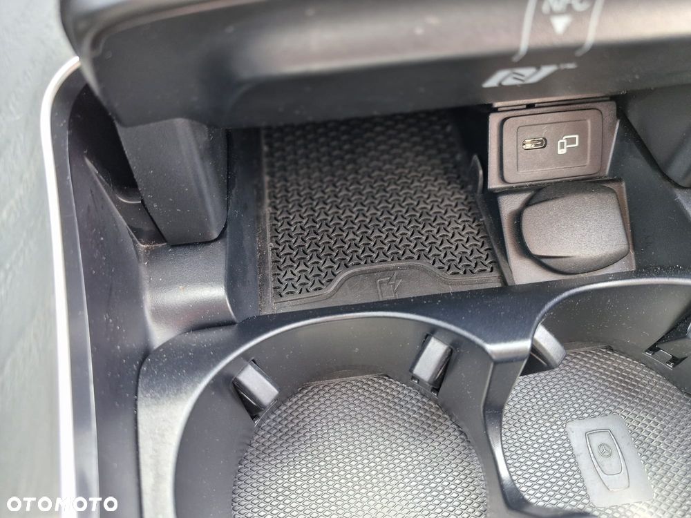 Mercedes-Benz Klasa E 220 d 4-Matic 9G-TRONIC - 27