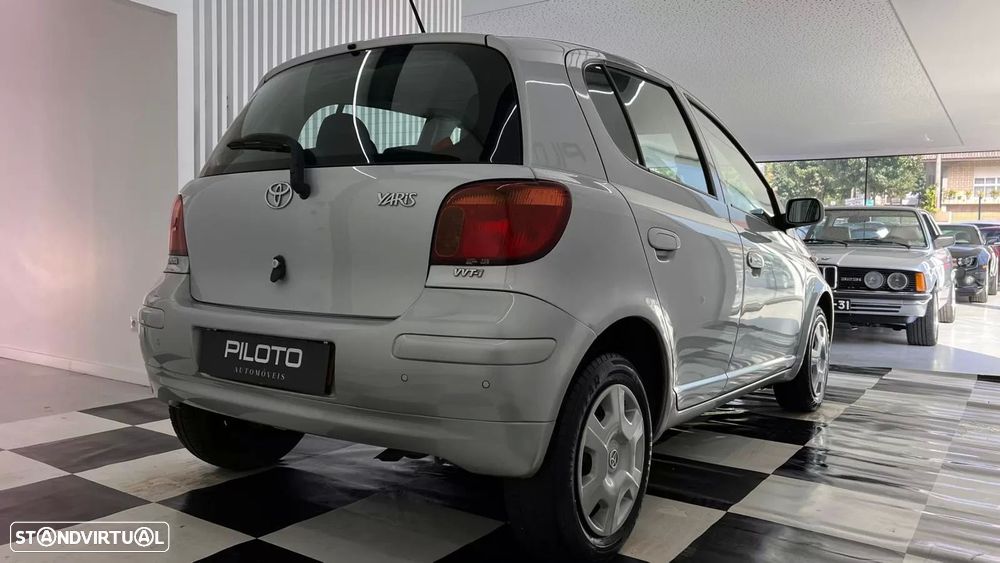 Toyota Yaris 1.0 Sol AC - 9