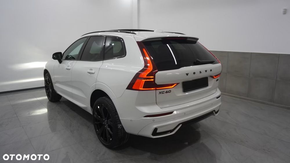 Volvo XC 60 B5 B AWD Ultra Black Edition - 4