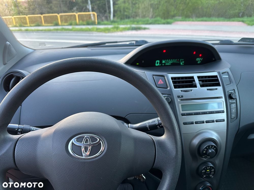 Toyota Yaris 1.33 2010 - 8