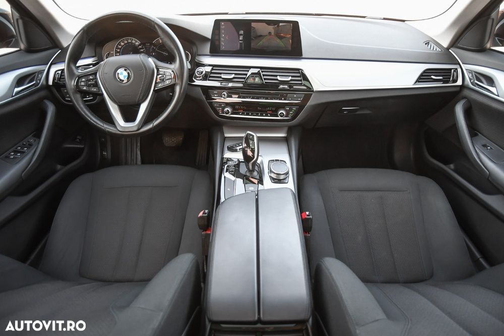 BMW Seria 5 520d AT - 9