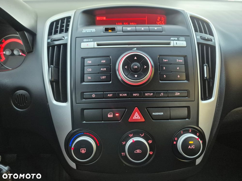 Kia Ceed - 15