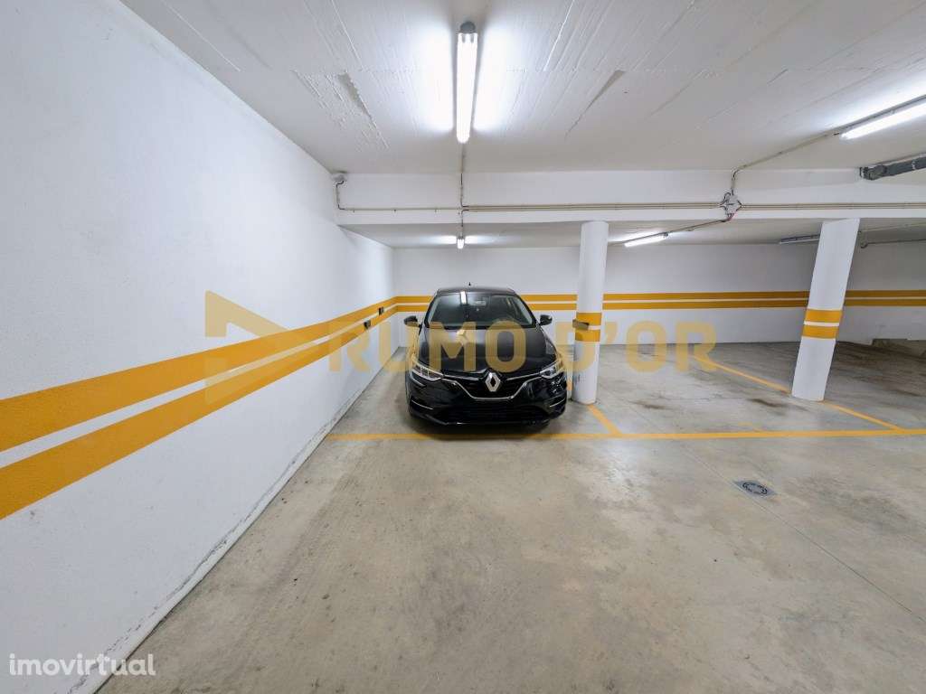 Arruda Dos Vinhos,T3 com parqueamento e arrecadação - Grande imagem: 2/9