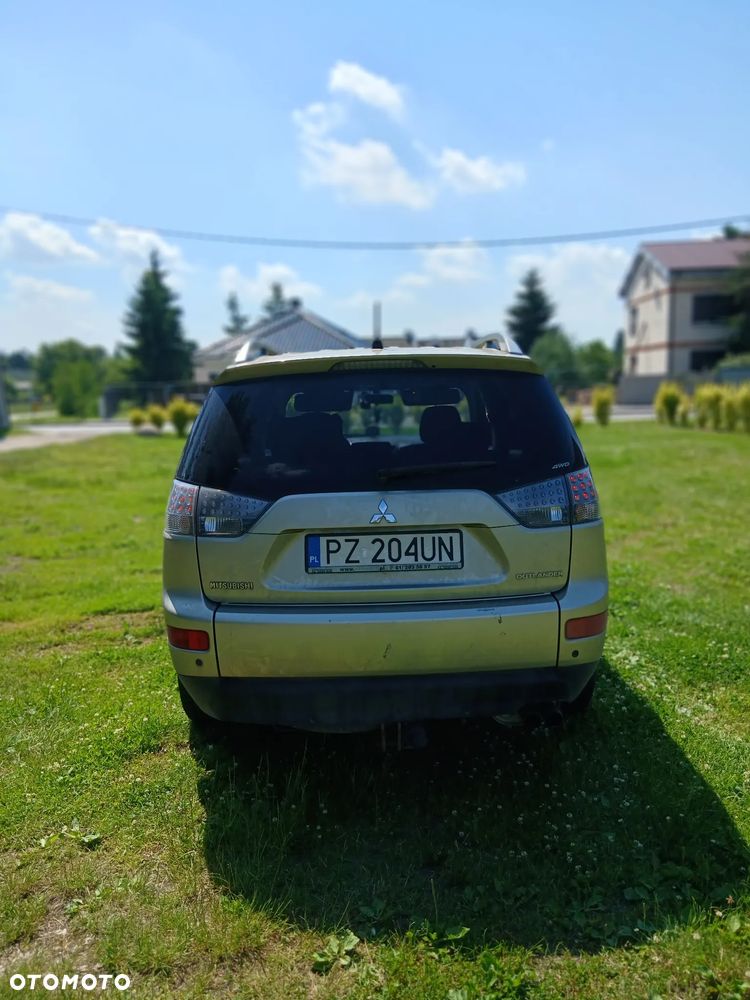 Mitsubishi Outlander 2.0 DI-D 4WD Instyle - 4