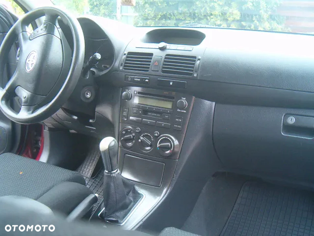 Toyota Avensis - 18