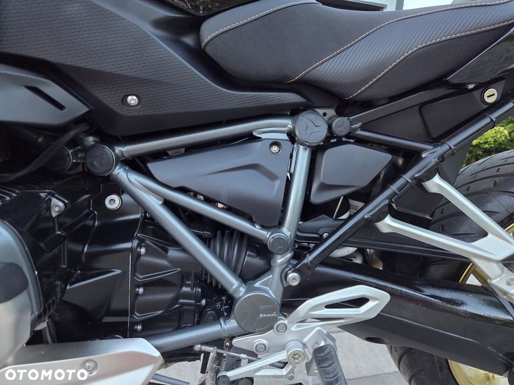 BMW R - 17