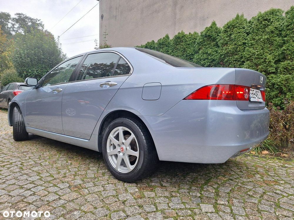 Honda Accord 2.0 Sport - 23