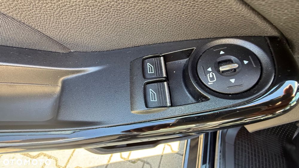 Ford Fiesta 1.0 EcoBoost Titanium ASS - 11