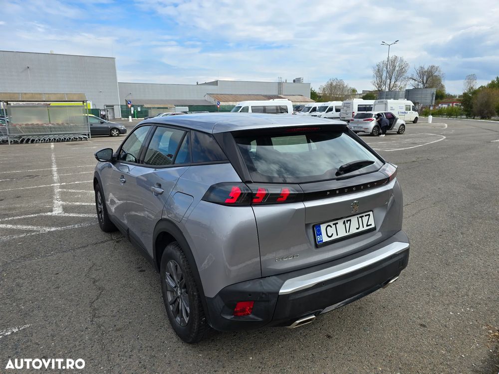 Peugeot 2008 PureTech 130 EAT8 Allure - 4