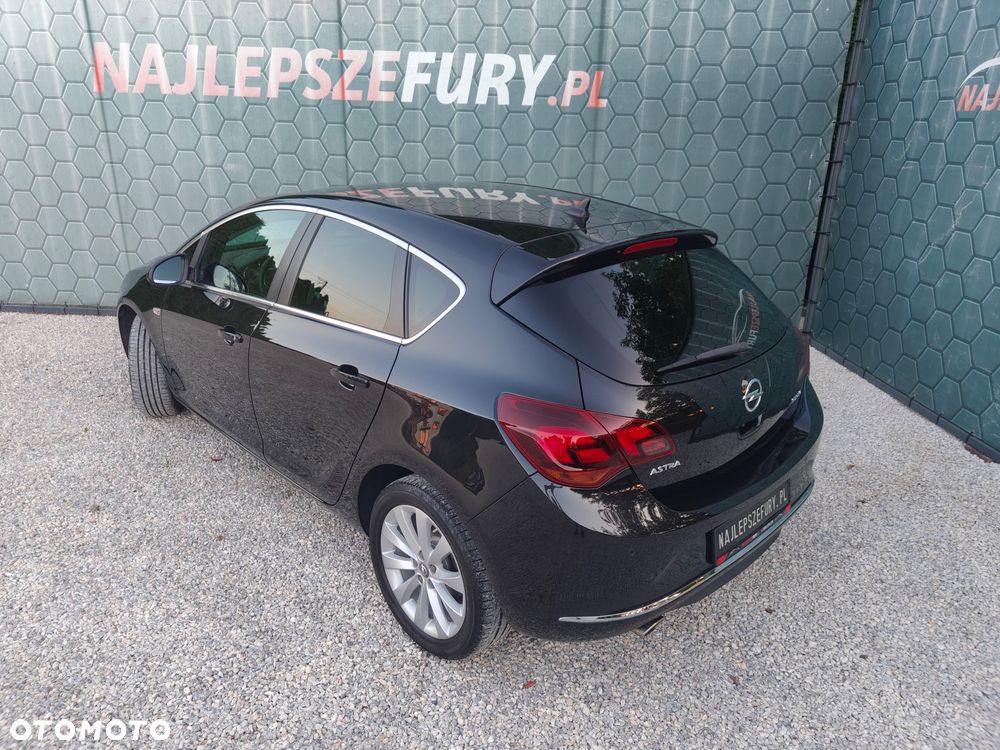Opel Astra 1.4 Turbo Exklusiv - 24