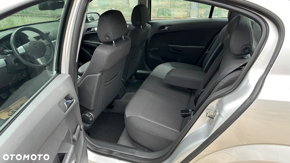 Opel Astra 1.6 Edition - 32