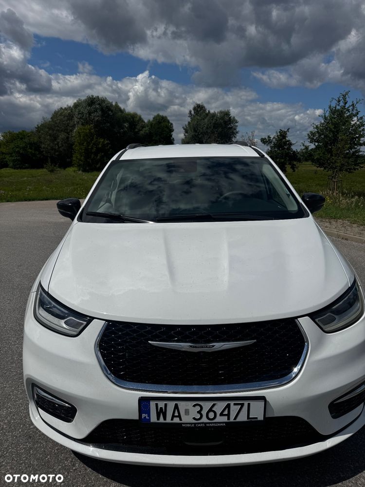 Chrysler Pacifica - 2