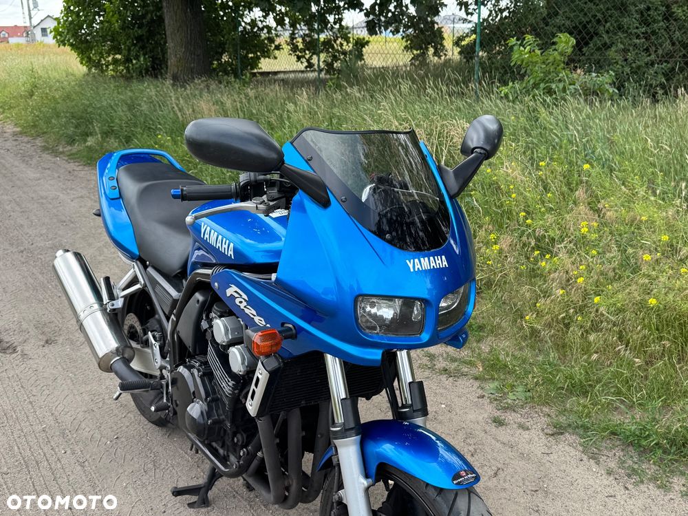 Yamaha FZS - 6