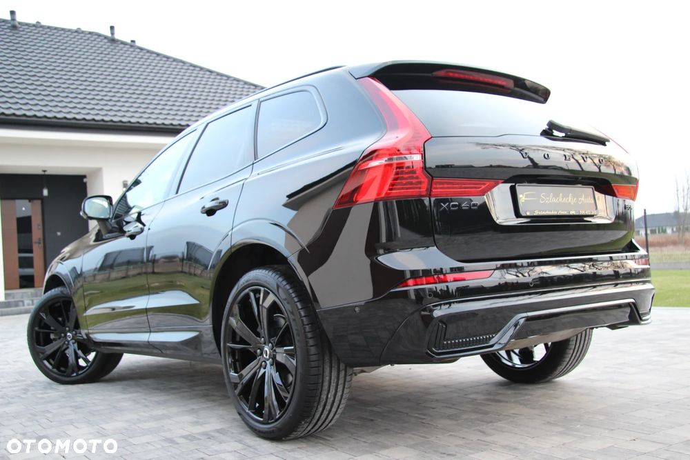 Volvo XC 60 B5 B AWD Plus Black Edition - 2