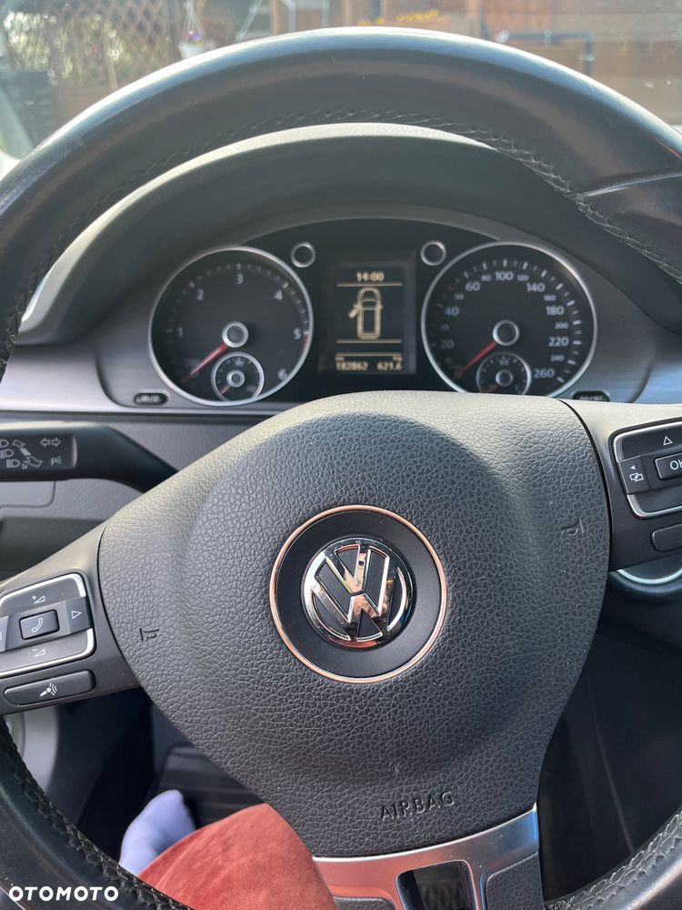 Volkswagen Passat 2.0 Blue TDI SCR Comfortline - 9