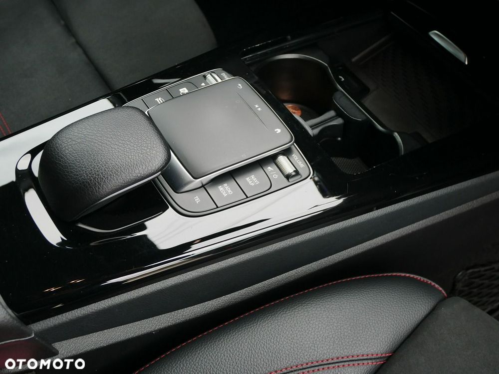 Mercedes-Benz CLA 250 4-Matic AMG Line 7G-DCT - 35