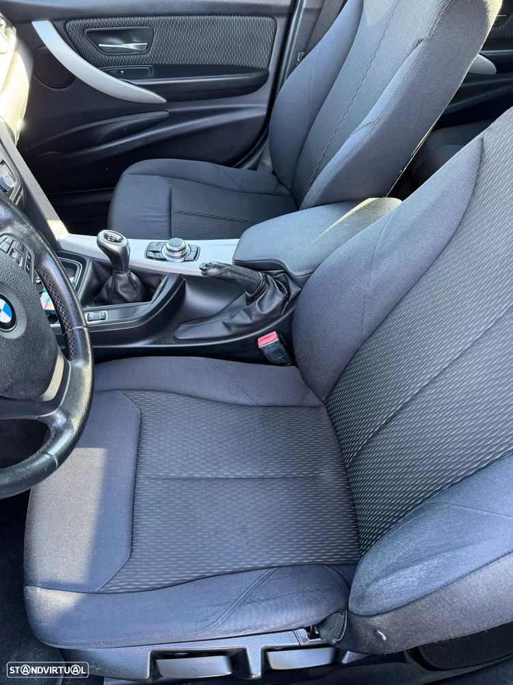 BMW 320 d Line Modern - 23