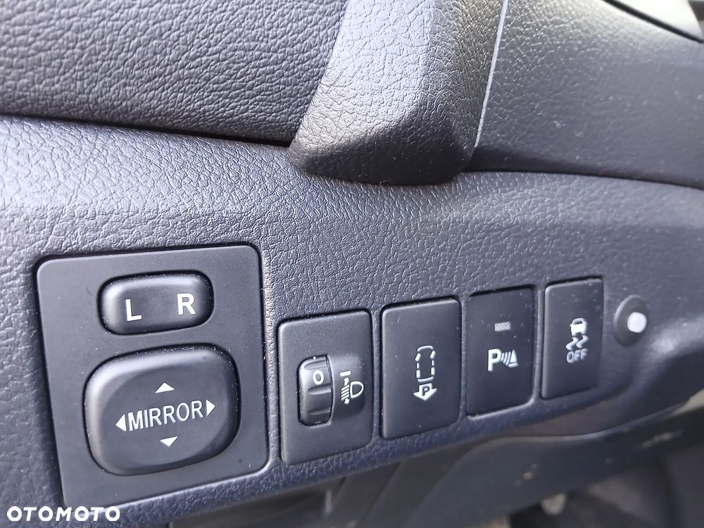 Toyota Auris 1.4 D-4D Premium - 24