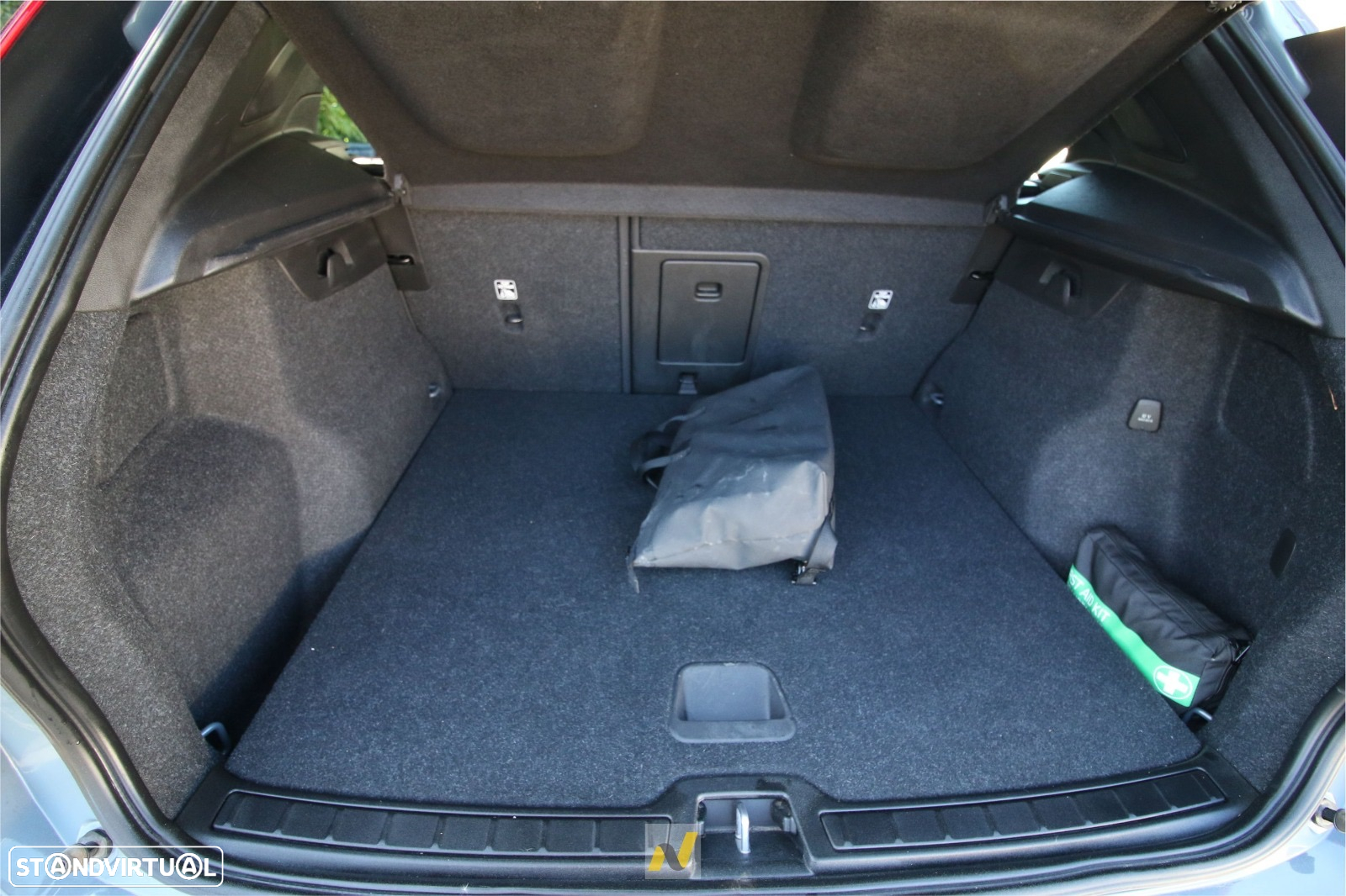 Volvo XC 40 1.5 T5 PHEV R-Design - 22