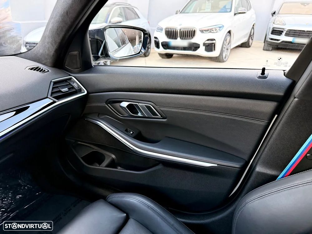 BMW M3 Competition xDrive - 22