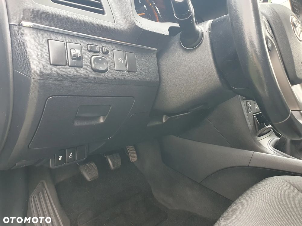 Toyota Avensis 1.8 Sol plus NAVI - 22