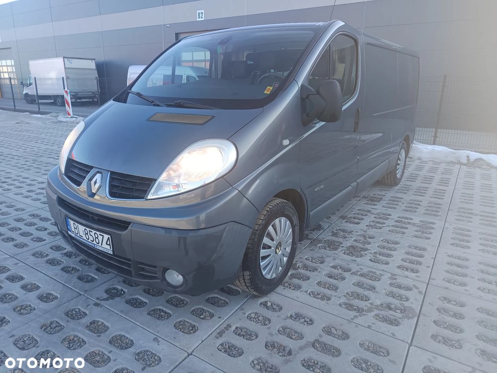 Renault TRAFIC 2.0 - 10