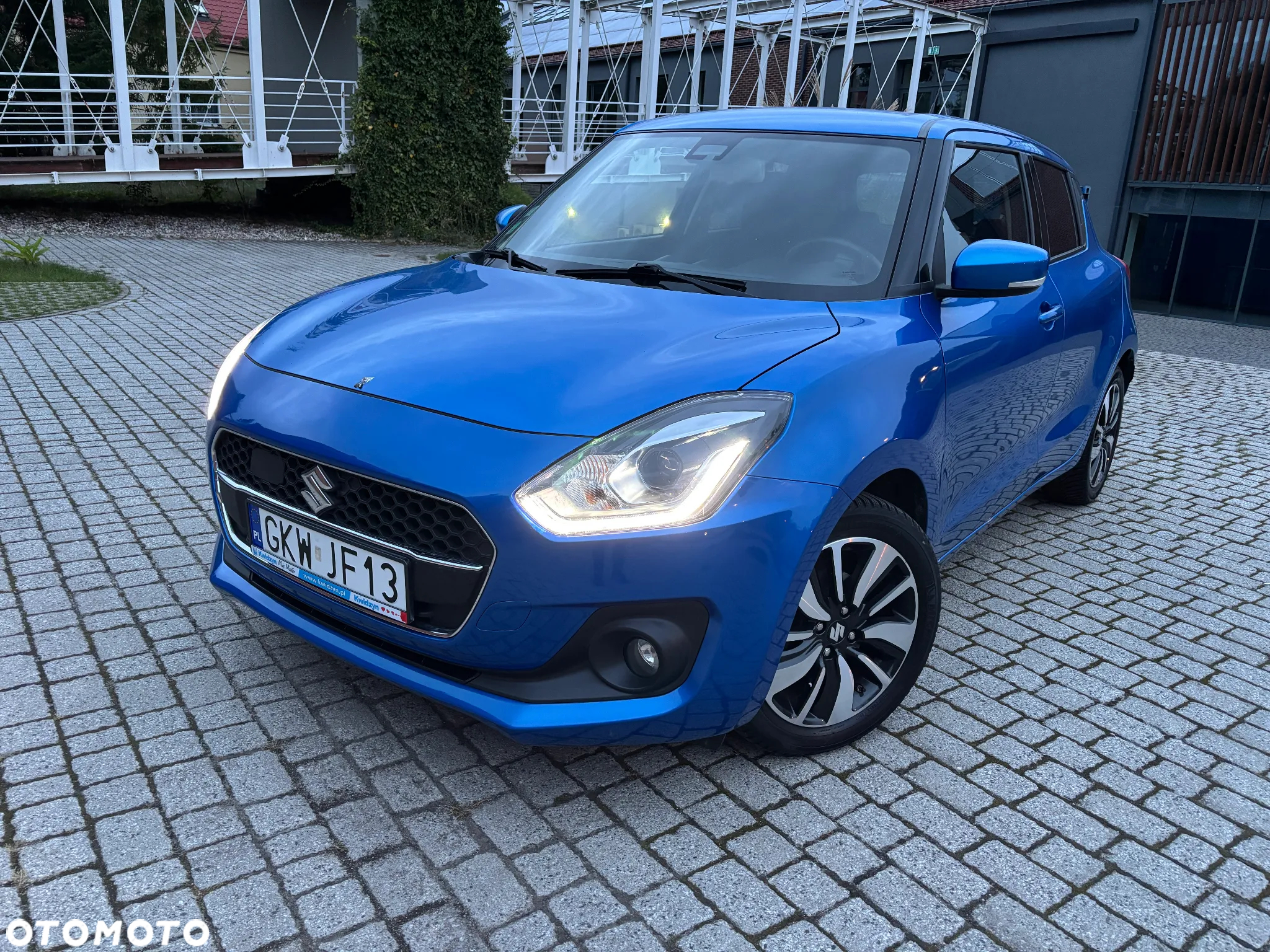 Suzuki Swift 1.2 SHVS Premium Plus - 4