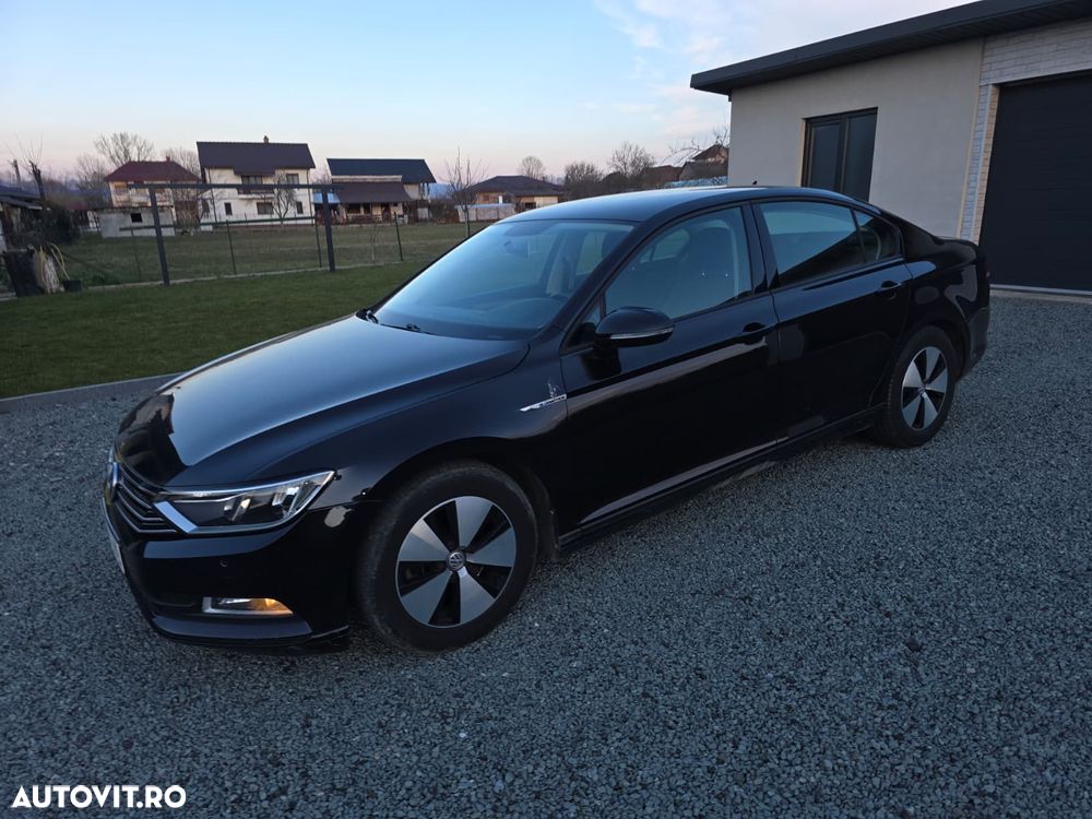 Volkswagen Passat 1.6 TDI Advance - 7