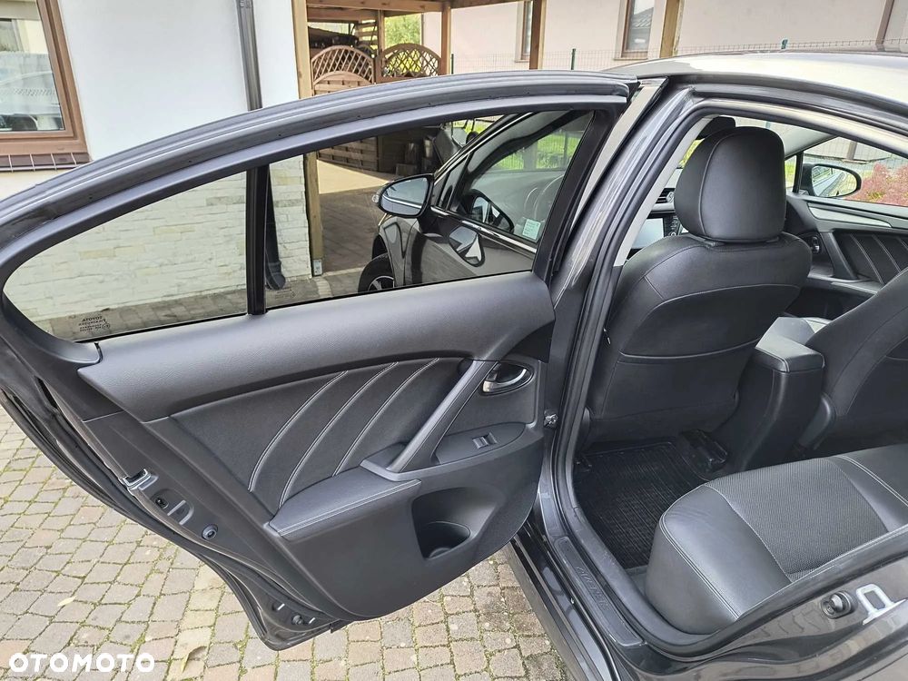 Toyota Avensis 1.8 Premium - 9