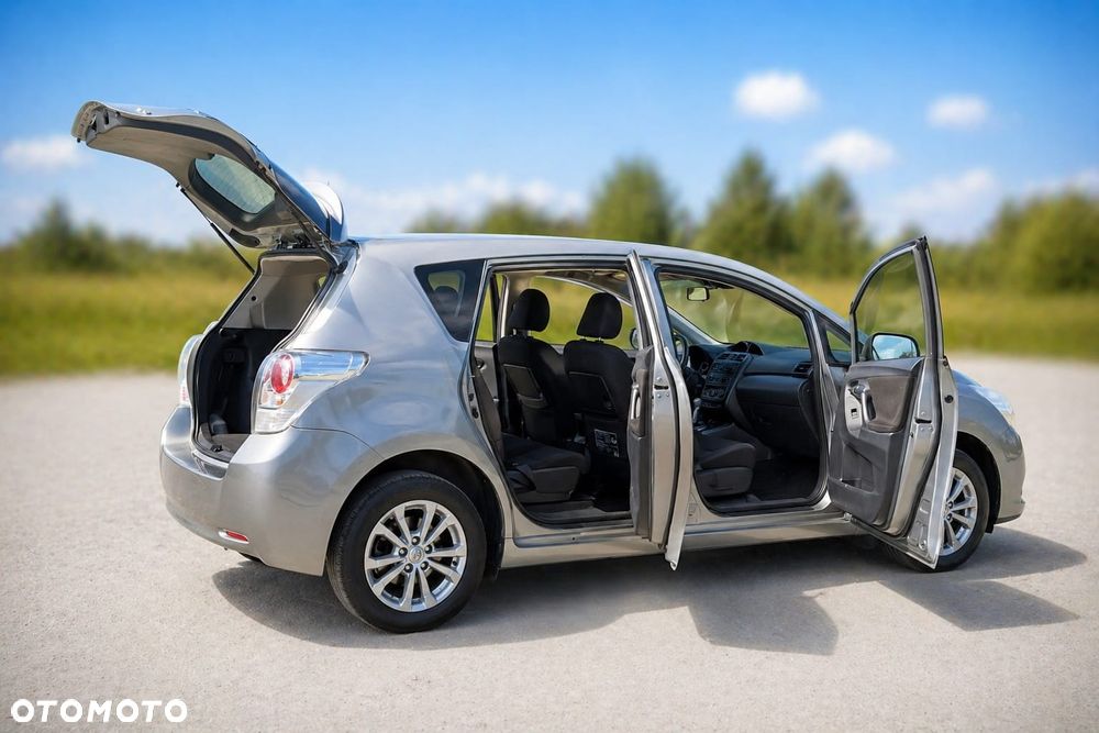 Toyota Verso 2.0 D-4D - 5