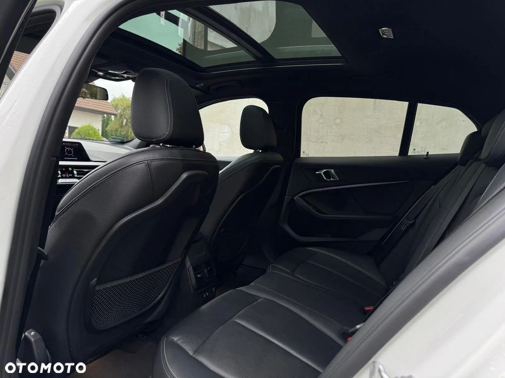 BMW Seria 1 118d Edition M Sport Shadow - 16