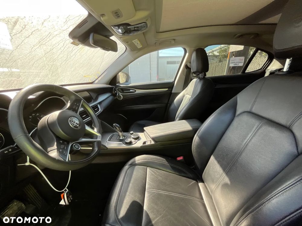 Alfa Romeo Stelvio - 22