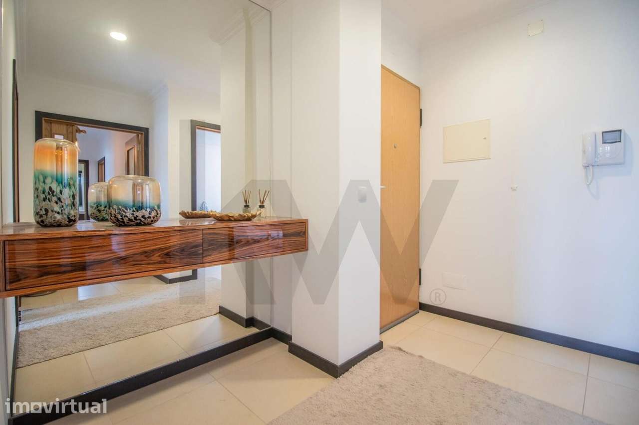 T3 com Suite,  elevador e Garagem Box - Grande imagem: 2/39
