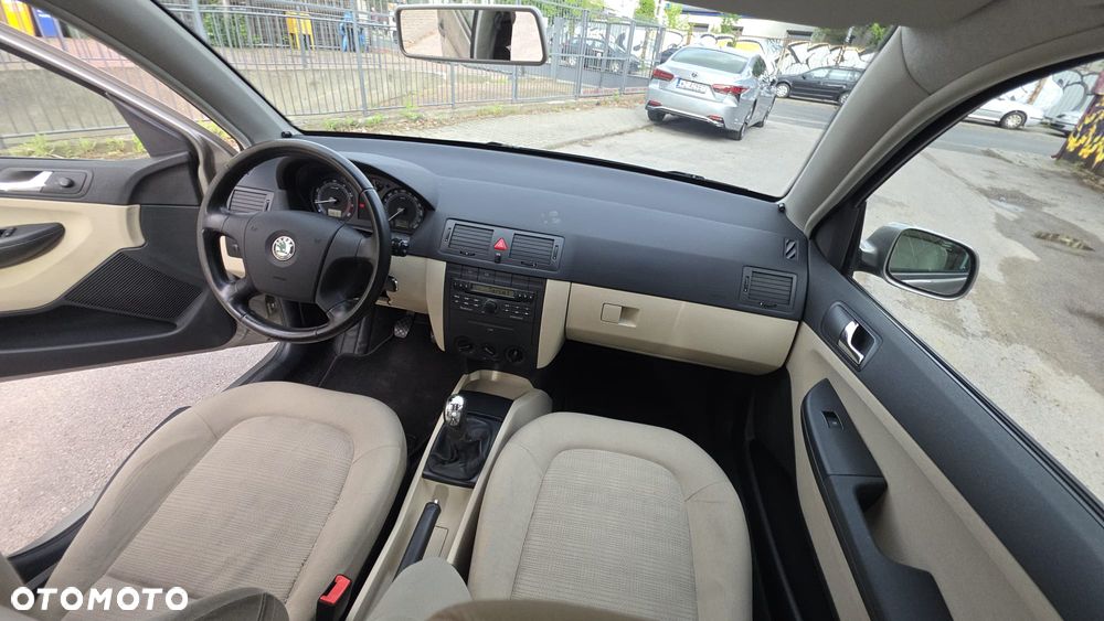 Skoda Fabia - 25