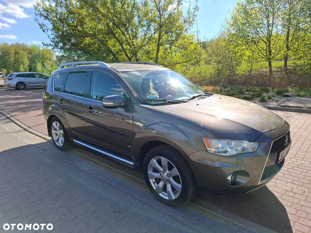 Mitsubishi Outlander 2.0 DID Intense + SE - 14