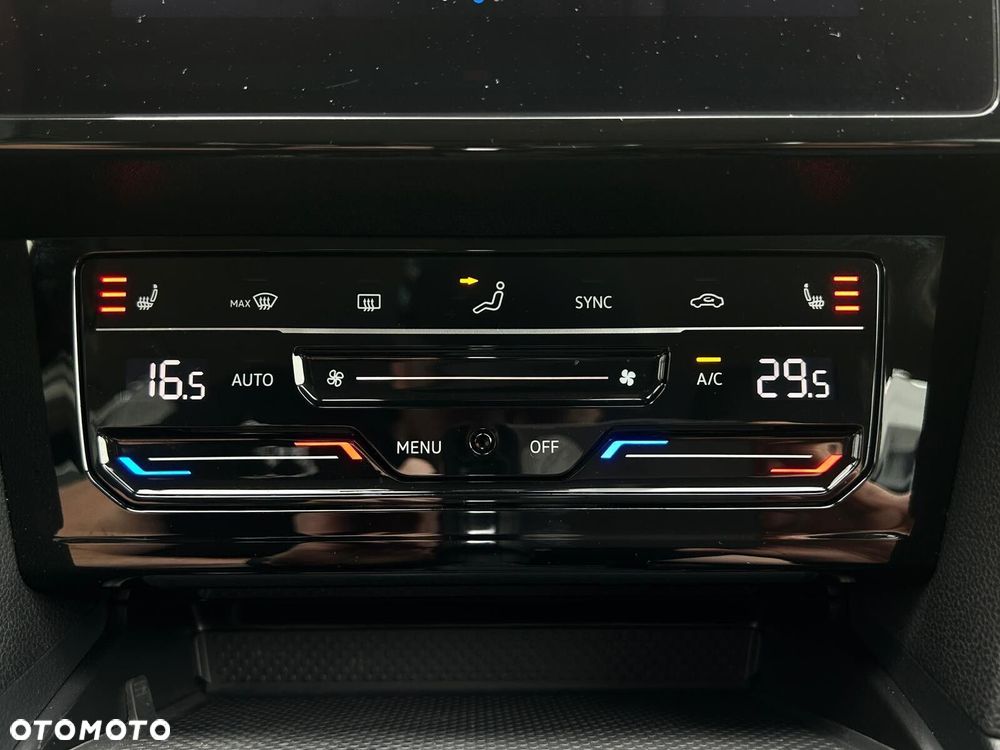 Volkswagen Passat Variant 2.0 TDI EVO Elegance DSG - 26