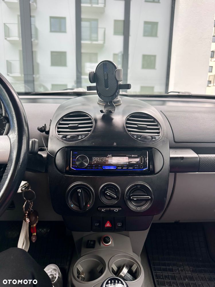Volkswagen New Beetle 2.0 - 10