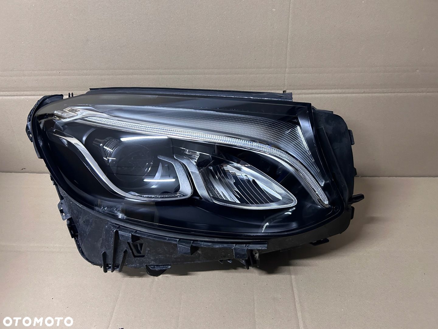 LAMPA PRAWY PRZÓD MERCEDES GLC W253 A2539065201 FULL LED - 1