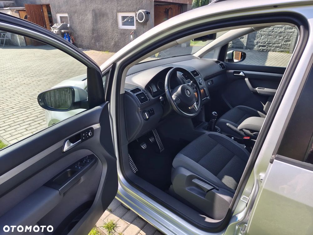 Volkswagen Touran 2.0 TDI DPF BlueMotion Technology Highline - 8